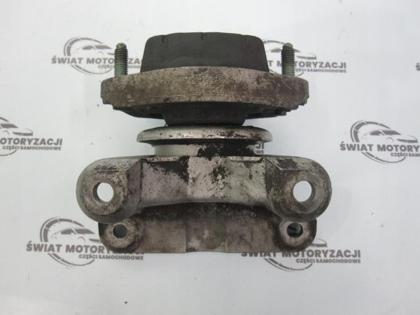 AUDI A4 2.0B ALT 05r 166TYS KM Łapa poduszka skrzyni 8E0399115F