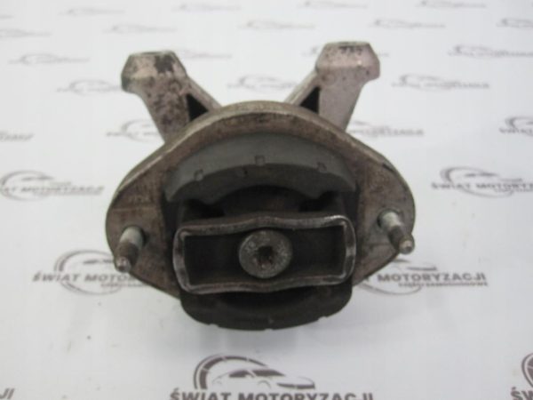AUDI A4 2.0B ALT 05r 166TYS KM Łapa poduszka skrzyni 8E0399115F - obrazek 2
