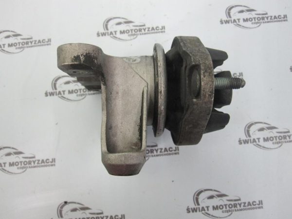 AUDI A4 2.0B ALT 05r 166TYS KM Łapa poduszka skrzyni 8E0399115F - obrazek 4