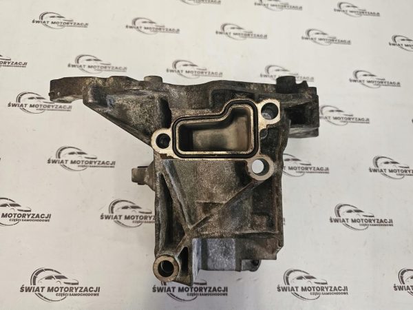 AUDI A5 3.0 TDI V6 CAP 240KM 10r Łapa wspornik pompy wspomagania - obrazek 4