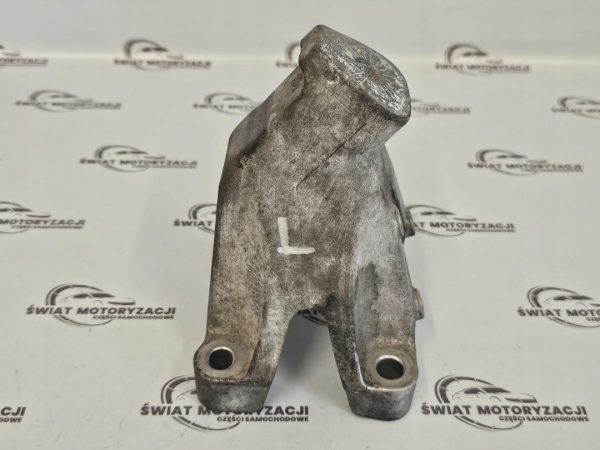 AUDI A5 3.0 TDI V6 CAP 240KM 10r Łapa wspornik silnika lewa 8K0199307AQ
