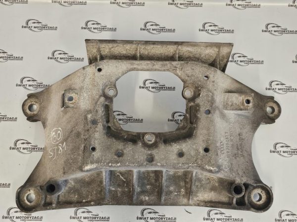 AUDI A5 3.0 TDI V6 CAP 240KM 10r Łapa wspornik skrzyni biegów 8K0399263T - obrazek 6