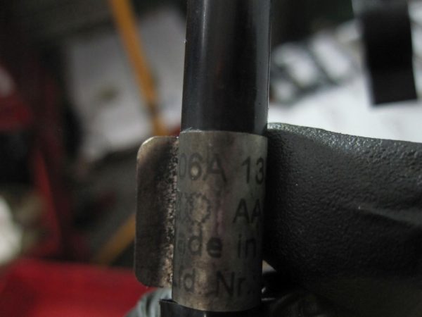 AUDI TT 1.8 T 02r przewód paliwa 06A133352C - obrazek 3