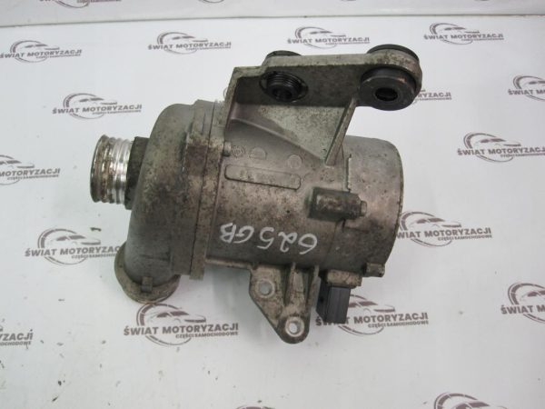 BMW 1 2.0 B 09r pompa wody 70285301 3.04453.31.0 - obrazek 2