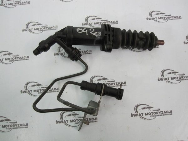 BMW 1 2.0 D 09r N47D20A pompa sprzęgła 6785964
