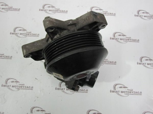 BMW 1 2.0 D 11r pompa wody 7797640 - obrazek 3