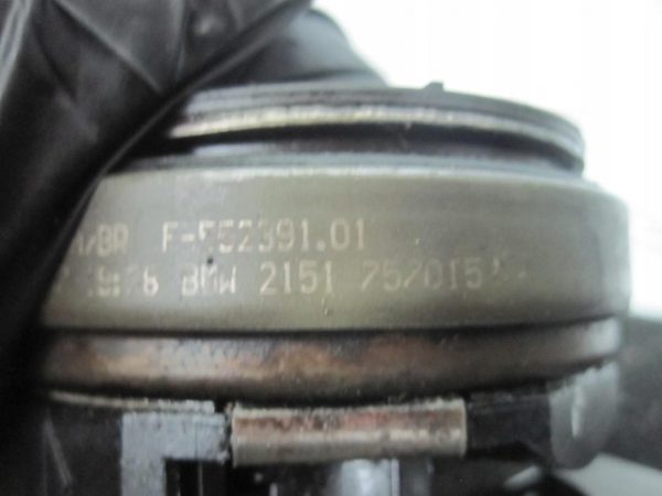 BMW E90 E60 2.5 B 07r łapa widełki sprzęgła 7570153 - obrazek 5