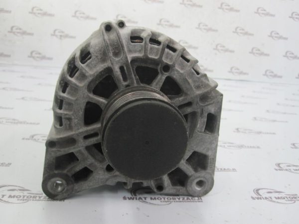 DACIA DUSTER I 1.5 DCI 13r Alternator 231007707R - obrazek 3