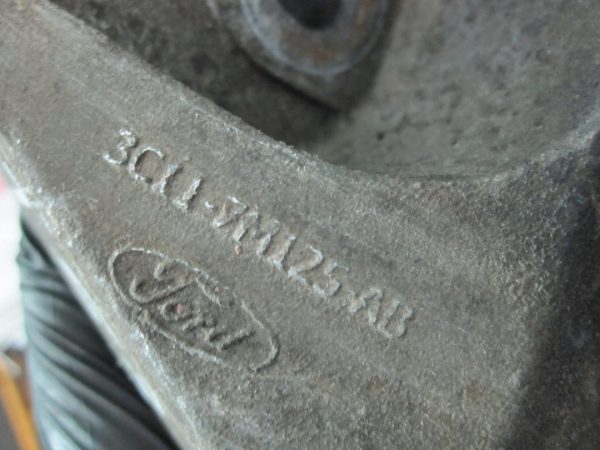 FORD TRANSIT CUSTOM 2.2 TDCI CYFA 13r łapa skrzyni biegów 3C11-7M125-AB - obrazek 3