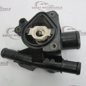 NISSAN QASHQAI 2.0 DCI 08r obudowa termostatu 8200801570