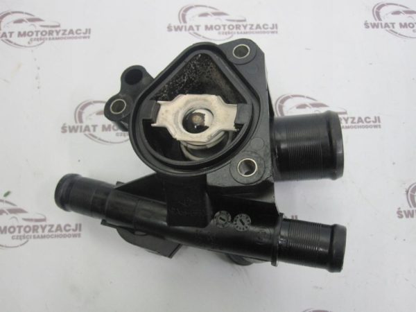 NISSAN QASHQAI 2.0 DCI 08r obudowa termostatu 8200801570