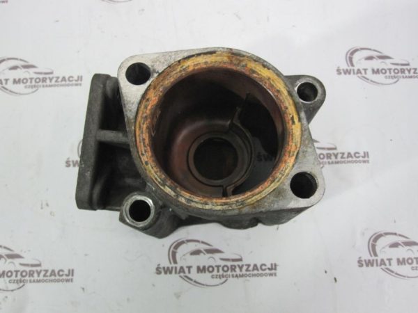 PAJERO 3.0 B V6 97r obudowa termostatu