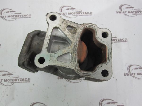 PAJERO 3.0 B V6 97r obudowa termostatu - obrazek 3
