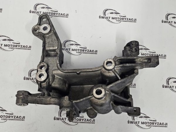 Peugeot 308 1.6 E-HDI BHY 100KM łapa wspornik alternatora 9804121180