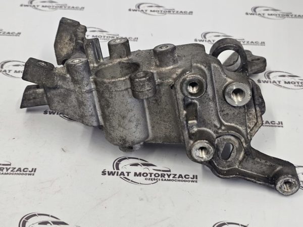 Peugeot 308 1.6 E-HDI BHY 100KM łapa wspornik alternatora 9804121180 - obrazek 2
