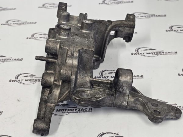 Peugeot 308 1.6 E-HDI BHY 100KM łapa wspornik alternatora 9804121180 - obrazek 4