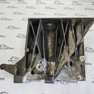 TRAFIC VIVARO 2.0 DCI M9R630 114KM 14r łapa wspornik silnika 8200798760