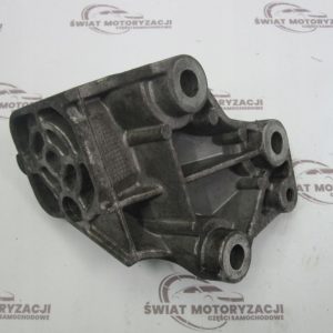 Volvo XC90 2.4 D 06r łapa silnika 30741567