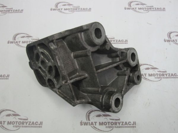 Volvo XC90 2.4 D 06r łapa silnika 30741567