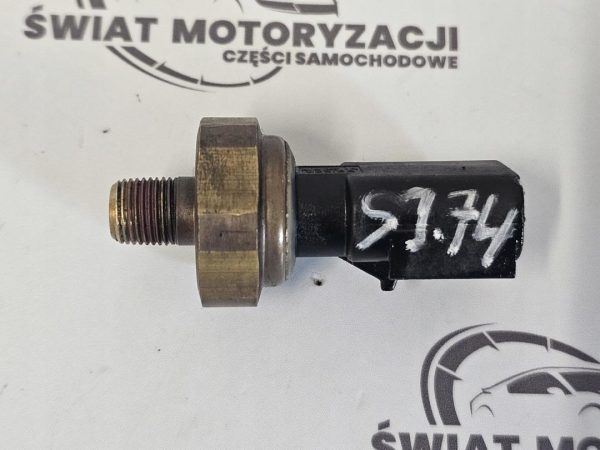 VOYAGER 2.8 CRD VM64C ENS 163KM 10r czujnik ciśnienia oleju 05149064AA